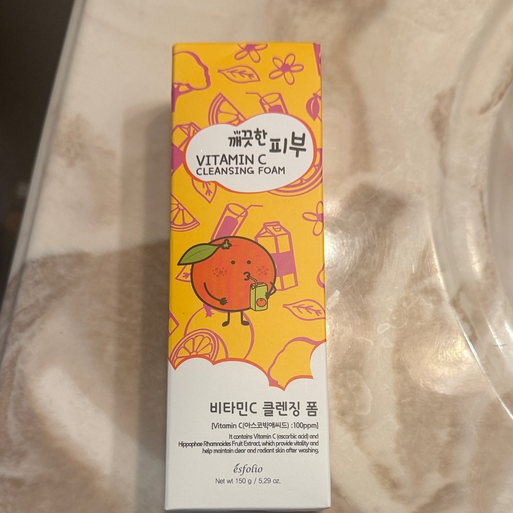 esfolio Vitamin C Cleansing Foam – Yellow
